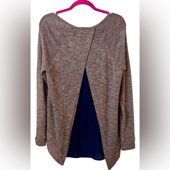 Design Lab Lord & Taylor Gray Tunic with Navy Underlay - Picture 2 of 2